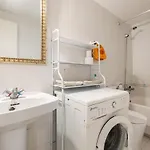 Pet Friendly + Pool + Park, 2 Minutes Away * Salou