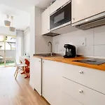 Pet Friendly + Pool + Park, 2 Minutes Away Salou