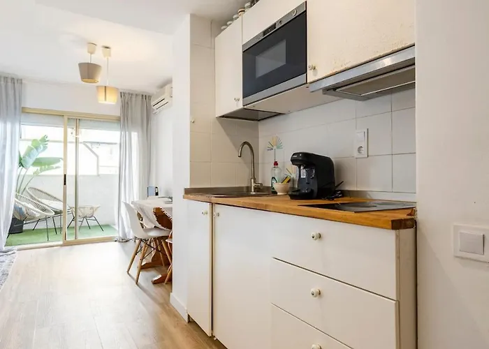 公寓 Pet Friendly + Pool + Park, 2 Minutes Away *