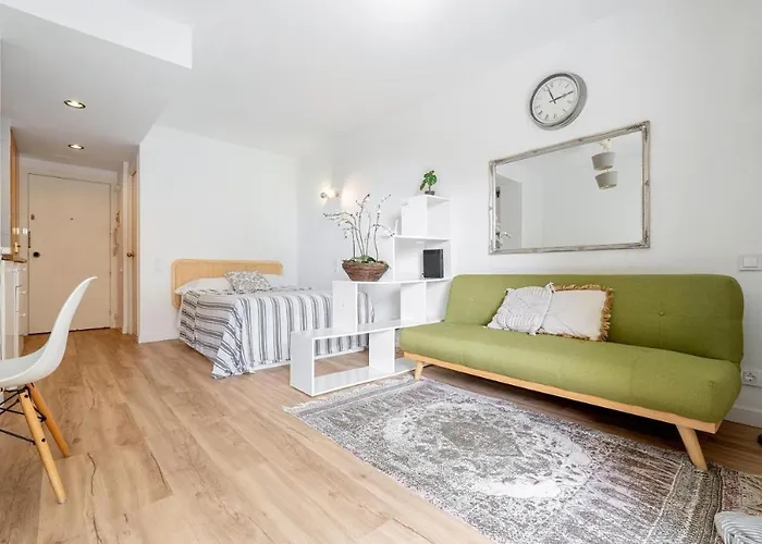 公寓 Pet Friendly + Pool + Park, 2 Minutes Away *