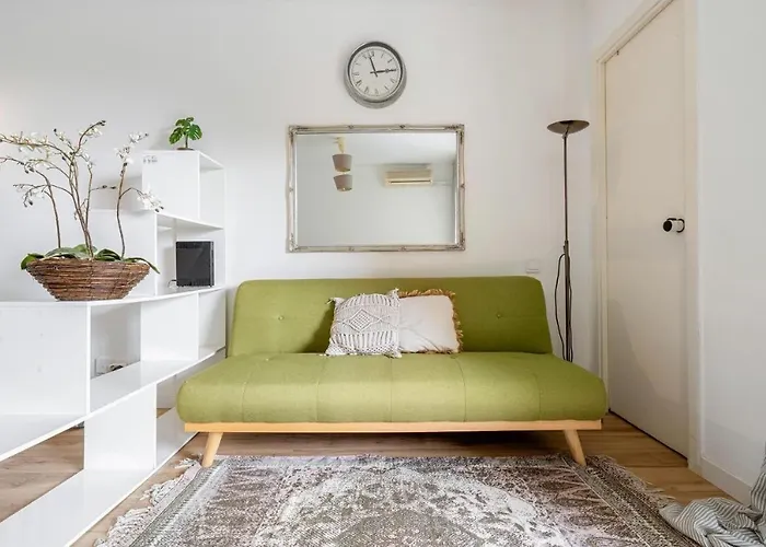 Pet Friendly + Pool + Park, 2 Minutes Away 公寓 *