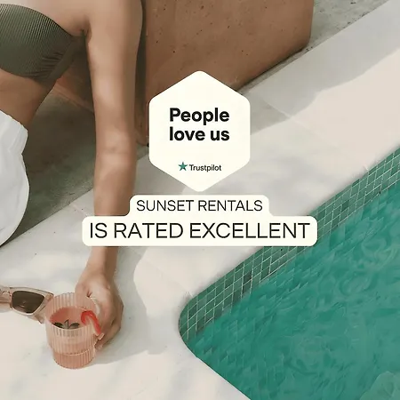 Pet Friendly + Pool + Park, 2 Minutes Away *