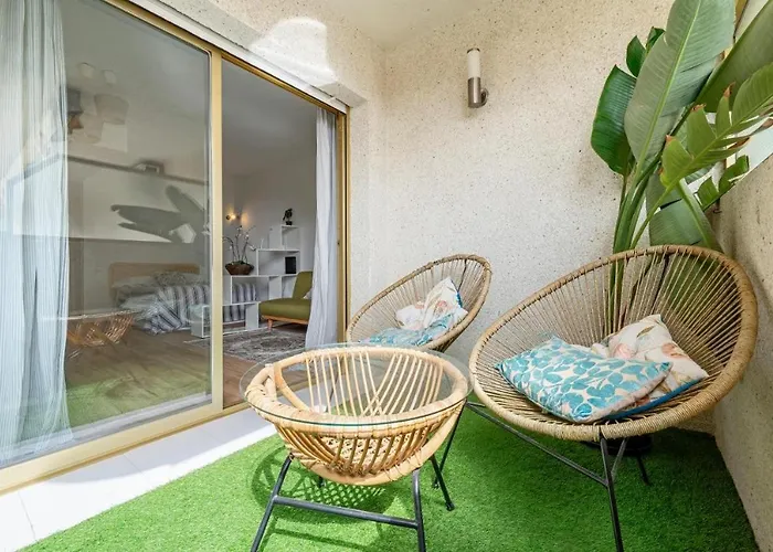 Pet Friendly + Pool + Park, 2 Minutes Away Salou