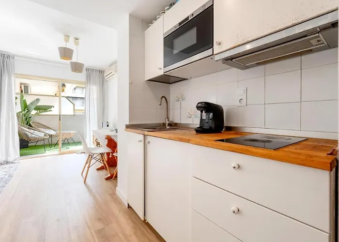 Pet Friendly + Pool + Park, 2 Minutes Away Salou