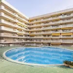 Pet Friendly + Pool + Park, 2 Minutes Away 公寓 *