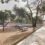 公寓 Pet Friendly + Pool + Park, 2 Minutes Away 萨洛