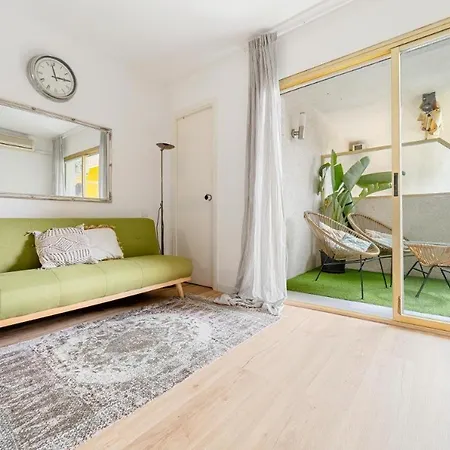 Pet Friendly + Pool + Park, 2 Minutes Away Διαμέρισμα *